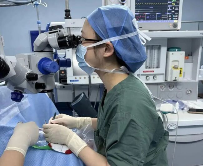 一晚上12名烟花炸伤患者…一位新手爸爸眼球被炸裂，可能保不住