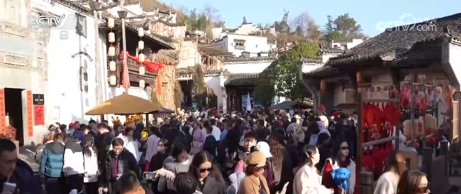 年味游从“快闪打卡”转向“沉浸体验”