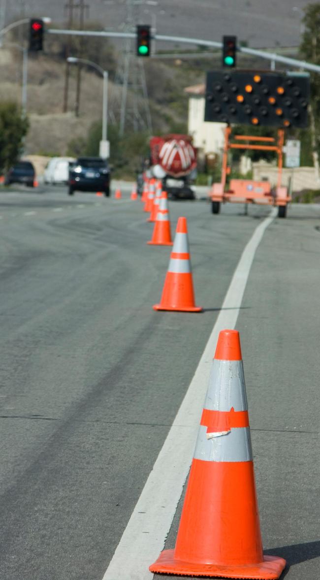 车辆走应急车道被当场抓包 生命通道不容占用