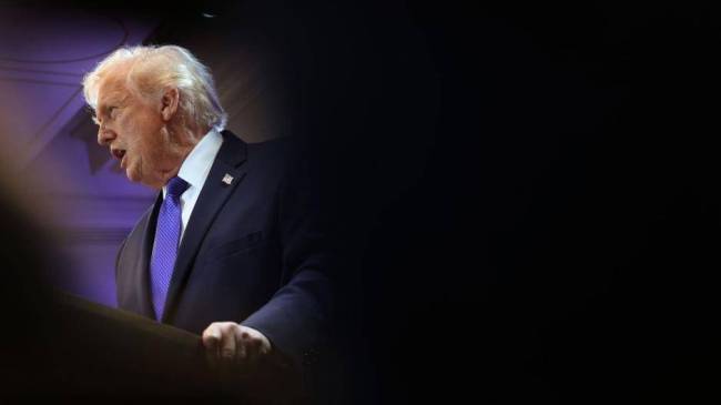 特朗普称美国人求他不要再赢了 虚幻胜利掩盖司法危机