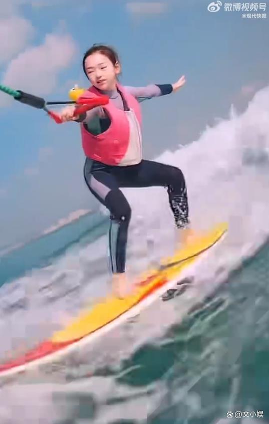 小酒窝开始期待下一次冲浪