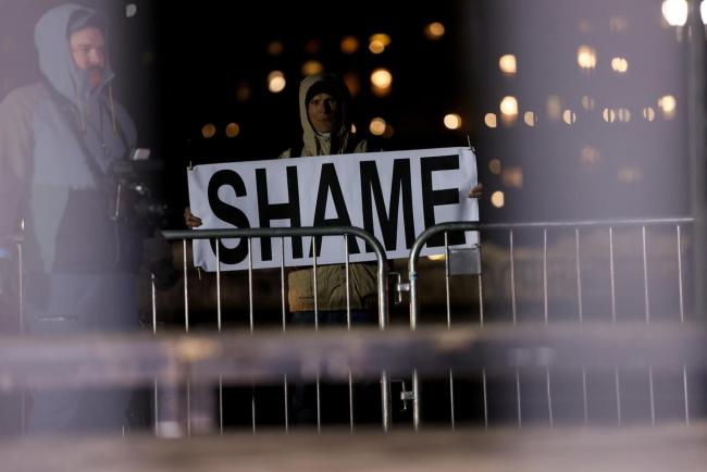 特朗普顾问希望以色列先动手打伊朗 避免美军直接介入风险