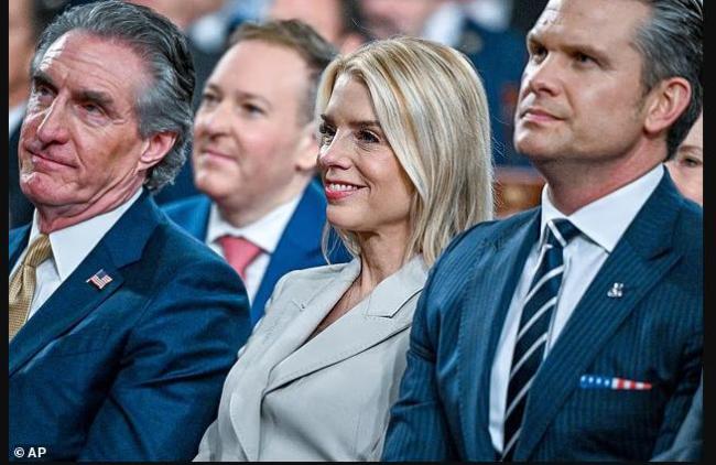 记者：国情咨文成特朗普真人秀 高潮迭起引发热议