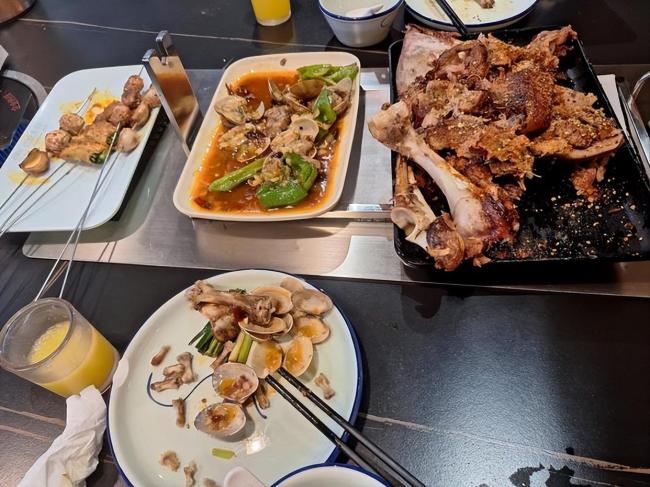 女子过年大鱼大肉致重症胰腺炎 节日饮食需严慎
