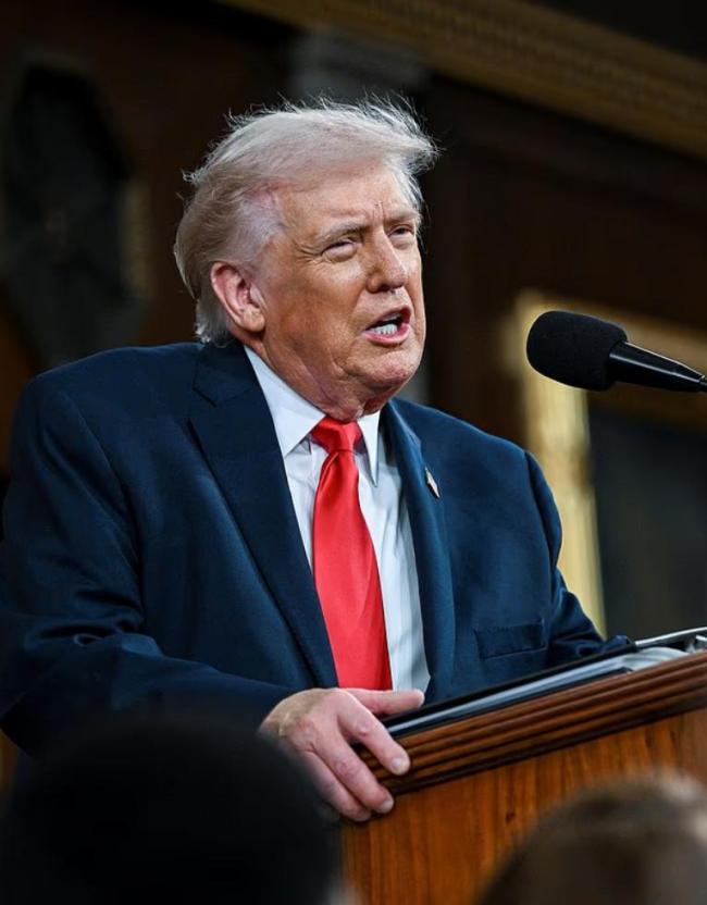 记者：国情咨文成特朗普真人秀 高潮迭起引发热议