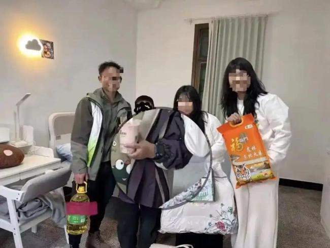 一点点资助男孩手表系亲戚凑钱购买 争议背后的真相