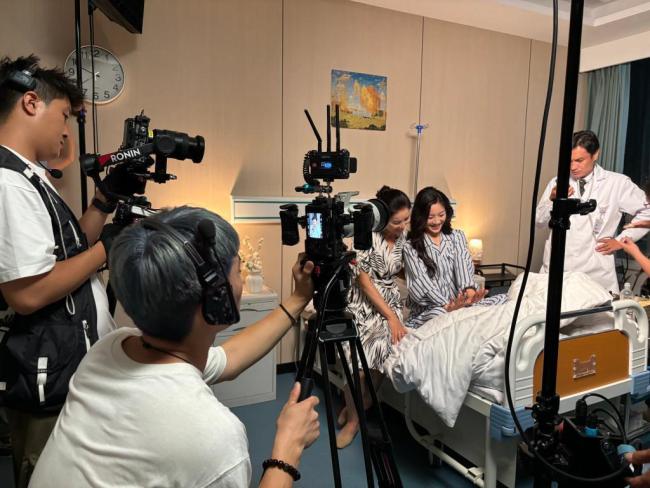 在短剧片场感受小城“热辣滚烫”