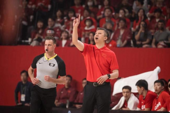 扎心的热搜！张镇麟成中国男篮仅有的失意者，1大关键远超5项挂零 低迷表现引争议