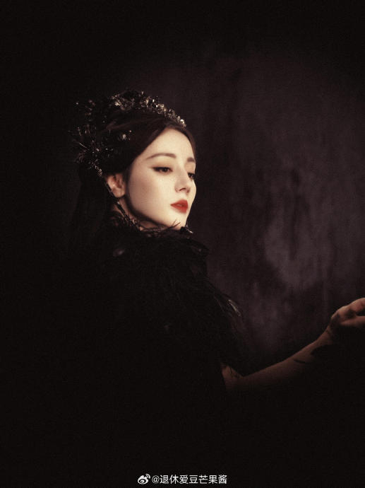 嘉行否定迪丽热巴合约到期