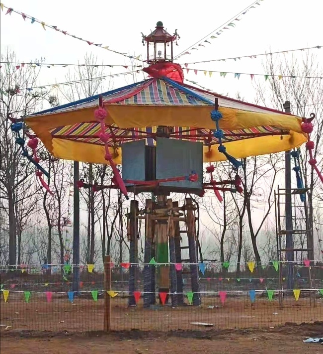 河南这个镇有属于自己的“摩天轮” 土味秋千走红网络