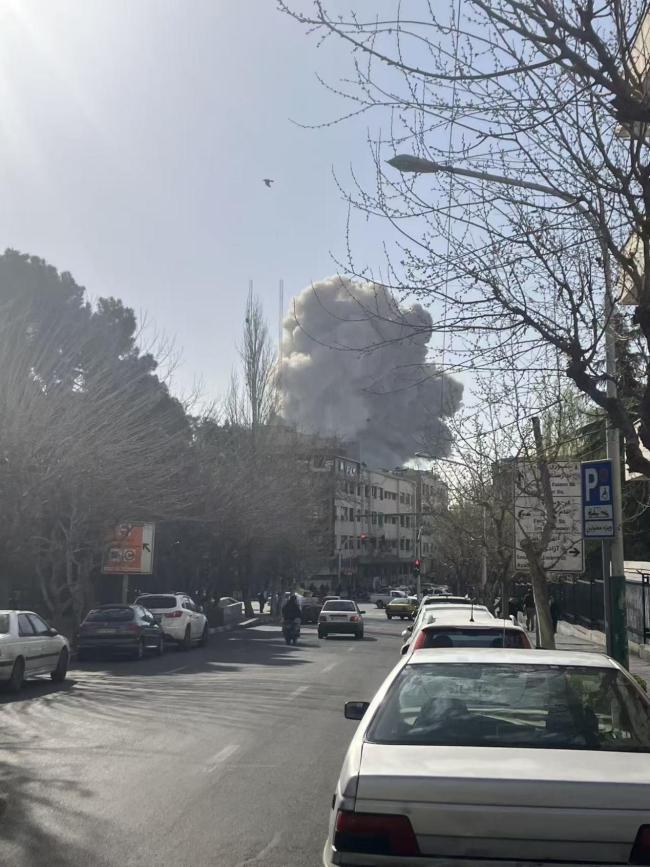 在伊中国留学生：已经有战乱PTSD了 战火下的紧张撤离