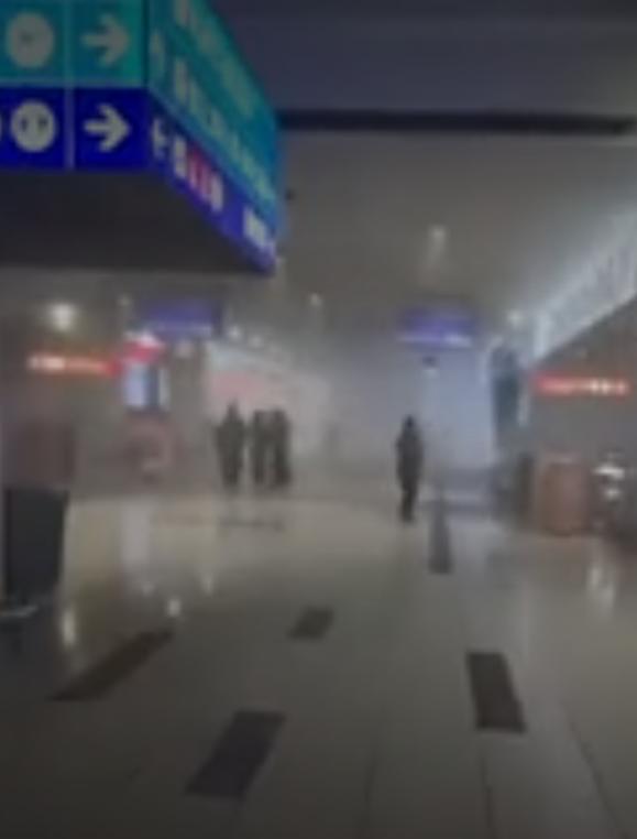 阿联酋阿布扎比机场遭袭 报复性打击引发地区紧张