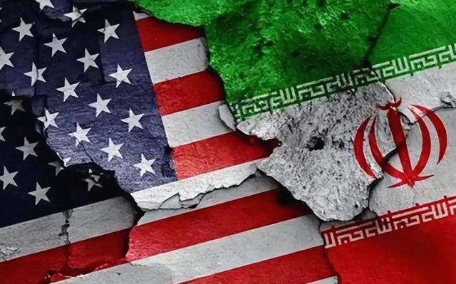 黑旗升起战争升级!卫星视角看美伊开战第二日:哈梅内伊殒命,美军多个基地被袭击!