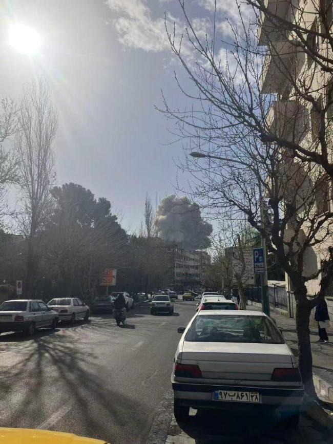 在伊华人:爆炸仿佛在耳边 一度断联