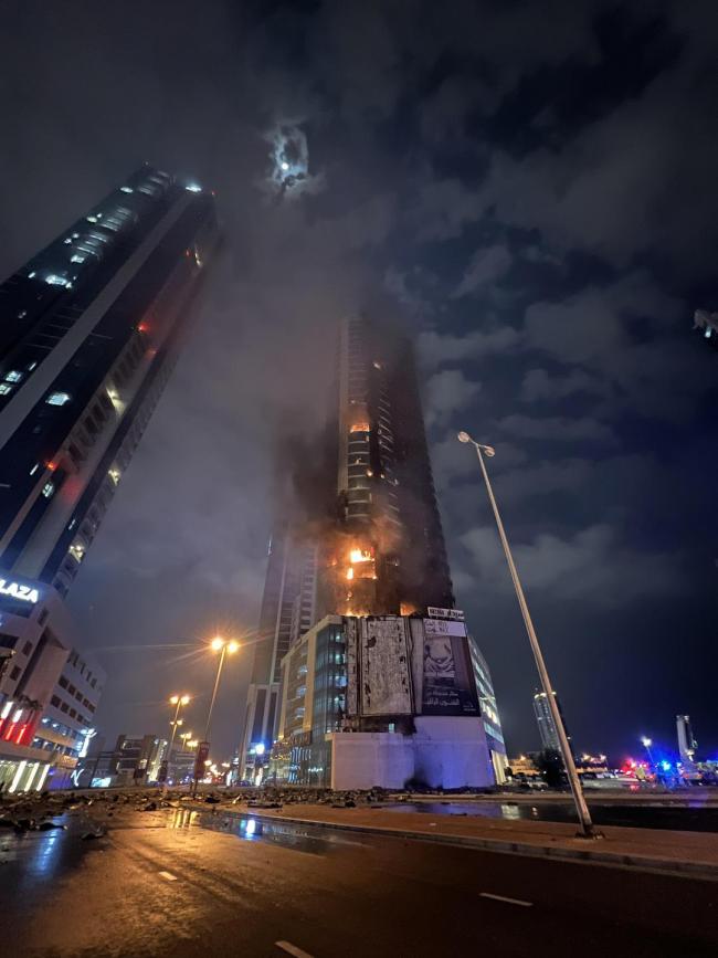 美以突袭伊朗祸及中东:世界最高楼与导弹“擦肩而过”,全球唯一七星酒店着火!