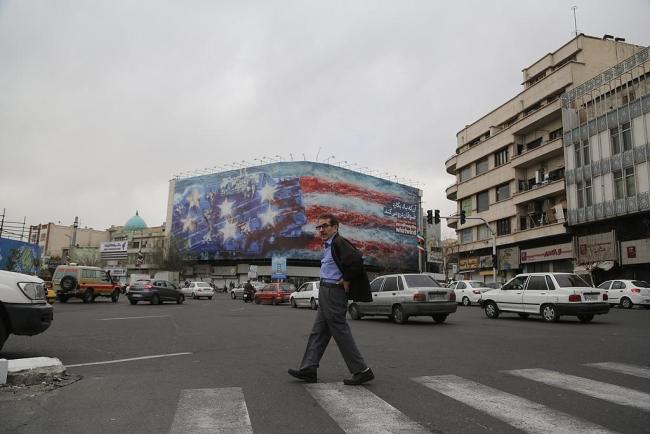 伊朗民众手机被黑弹出援军已至 黑客入侵引发恐慌