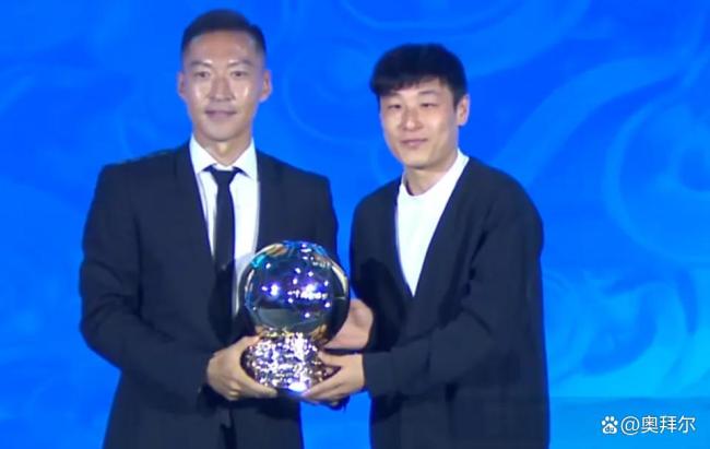 吴曦获2025中国金球奖 或成生涯最后荣誉