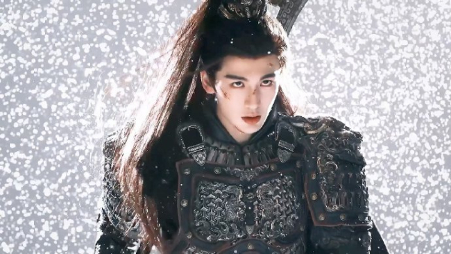 张凌赫田曦薇亲脸花絮 即兴甜蜜互动引发热议