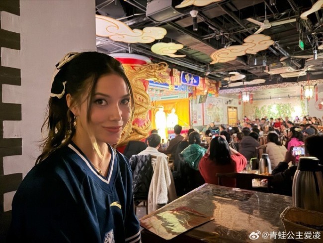 谷爱凌听『德云社』开启逛吃模式