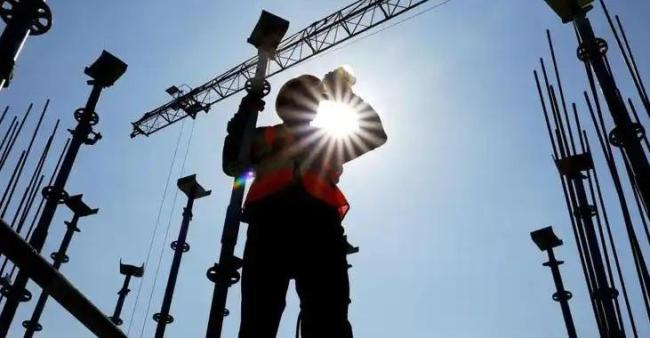 在迪拜工作的中国人囤了一冰箱食物 异乡生活的酸甜苦辣