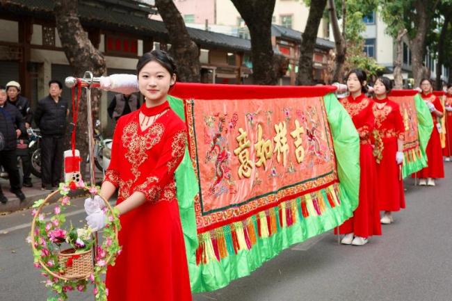 潮汕骑马开道的“先锋官”日薪多少 真实收入揭秘