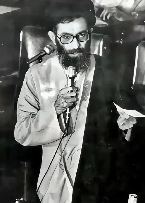 哈梅内伊拒绝撤离，坚持9千万人先撤 坚守到底的领袖