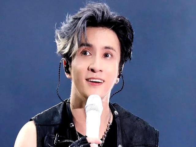 李雨桐情绪失控!发文怒斥薛之谦联手妻子坑害她,导致她抑郁12年 旧日恋人再掀风波