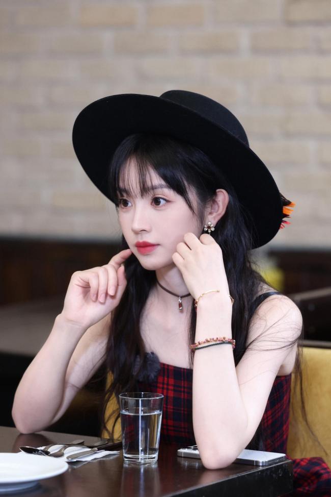 田曦薇扛了40斤的猪 全网少女少男的新愿望