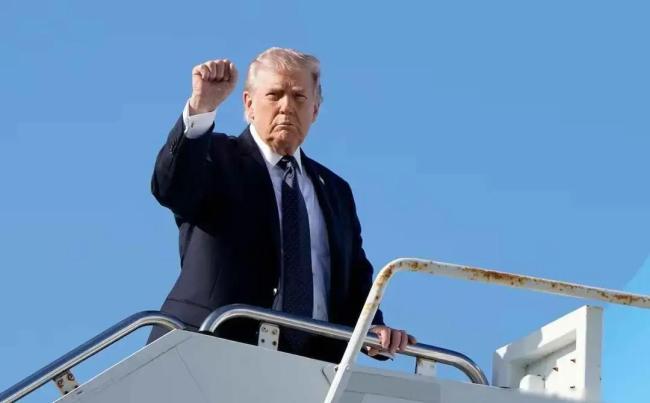 美国人也很纳闷:伊朗导弹还没炸光?美军沉默引发关注