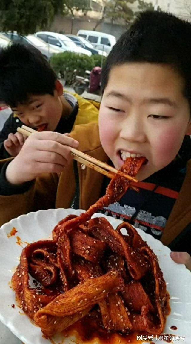 12岁男孩被确诊为肠癌晚期 不良饮食习惯成祸首