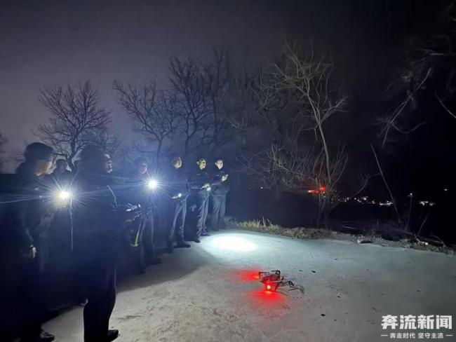 警民成功找回离家出走少年 寒夜14小时搜救