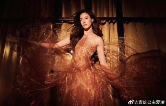 谷爱凌火速离开中国！德云社听相声后现身巴黎卢浮宫 祝网友元宵节快乐 米兰冬奥后再放异彩