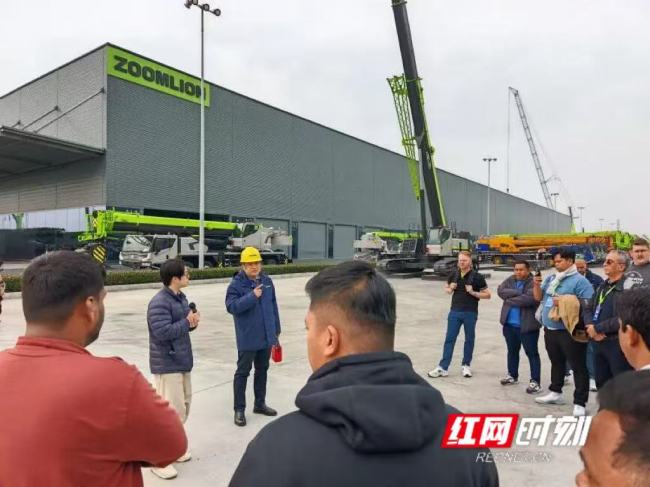 他从“技术小白”成长为大国工匠 匠心铸就国之重器