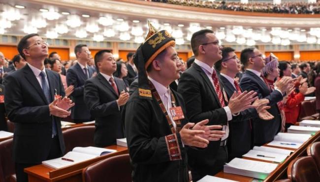 政府工作报告:支持推广中小学春秋假