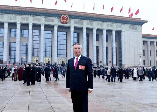 建议完善超龄劳动者权益保障 新规将出台填补制度空白