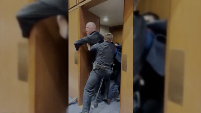 前海军陆战队员高喊：“没人想为以色列而战”