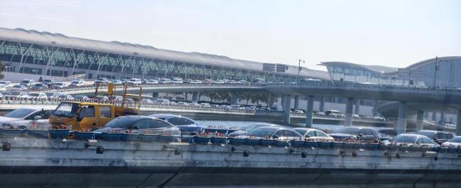 建议平台分担网约车司机15%保费 减轻司机经济负担