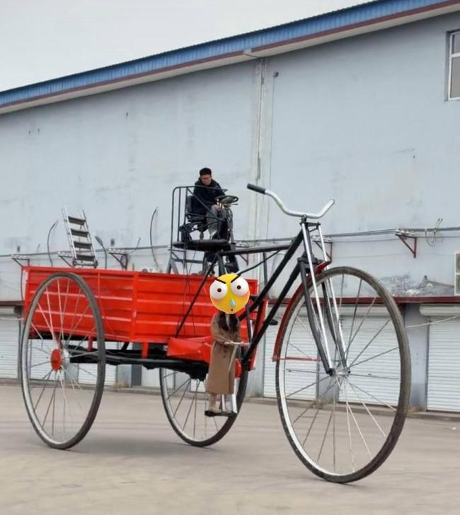 修车工“手搓”4米高巨型三轮车 创意之作引关注
