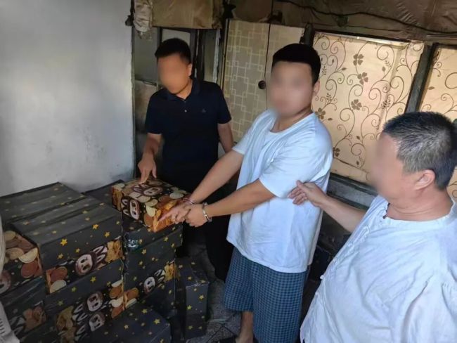 笑气罐包装成labubu警方抓获40人 跨省斩断犯罪链条