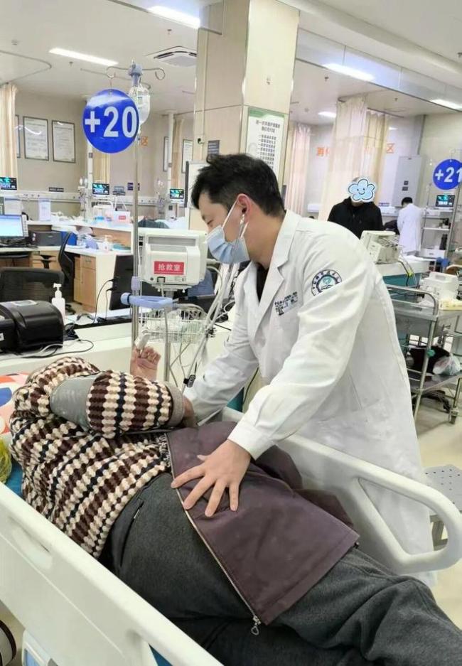 “隔了七年，我还是一眼认出了您”