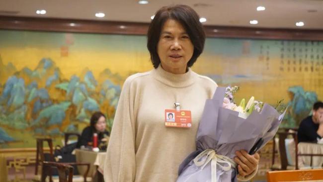 董明珠：我都不怕被AI替代年轻人怕啥