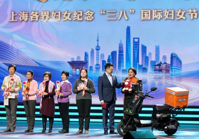 外卖骑手田丹：“骑”开得胜绽放精彩