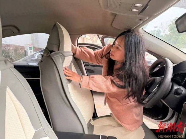 49歲網(wǎng)約車女司機即將上大一