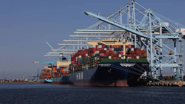 美国国际贸易法院下令退还关税，美海关：眼下做不到