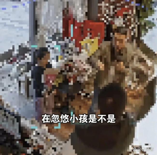 女孩50元买5朵玫瑰父亲大闹花店 父爱还是伤害？