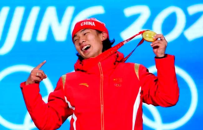 从童星到冬奥冠军，苏翊鸣关掉捷径门，冲向九死一生赛道
