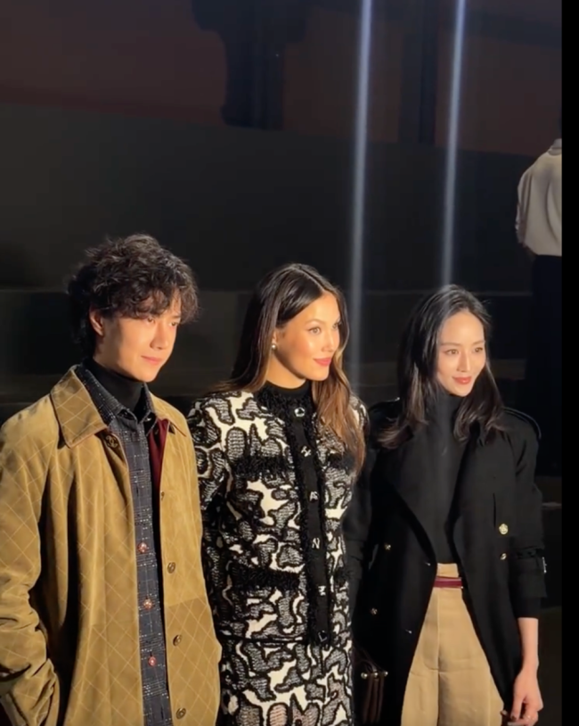 谷爱凌亮相香奈儿大秀 运动时尚新标杆