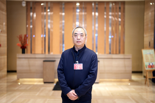 代表：希望中小学生都能躺下午休 提升学生睡眠质量