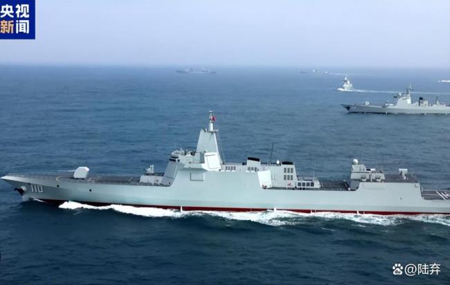 10艘万吨大驱集体亮相剑向深蓝 彰显国防实力与和平使命