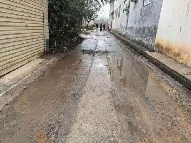 河南村民自发修路 5天省近30万